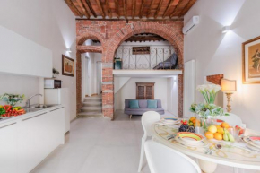 Smart and Convenient Ground Floor Apartment inside